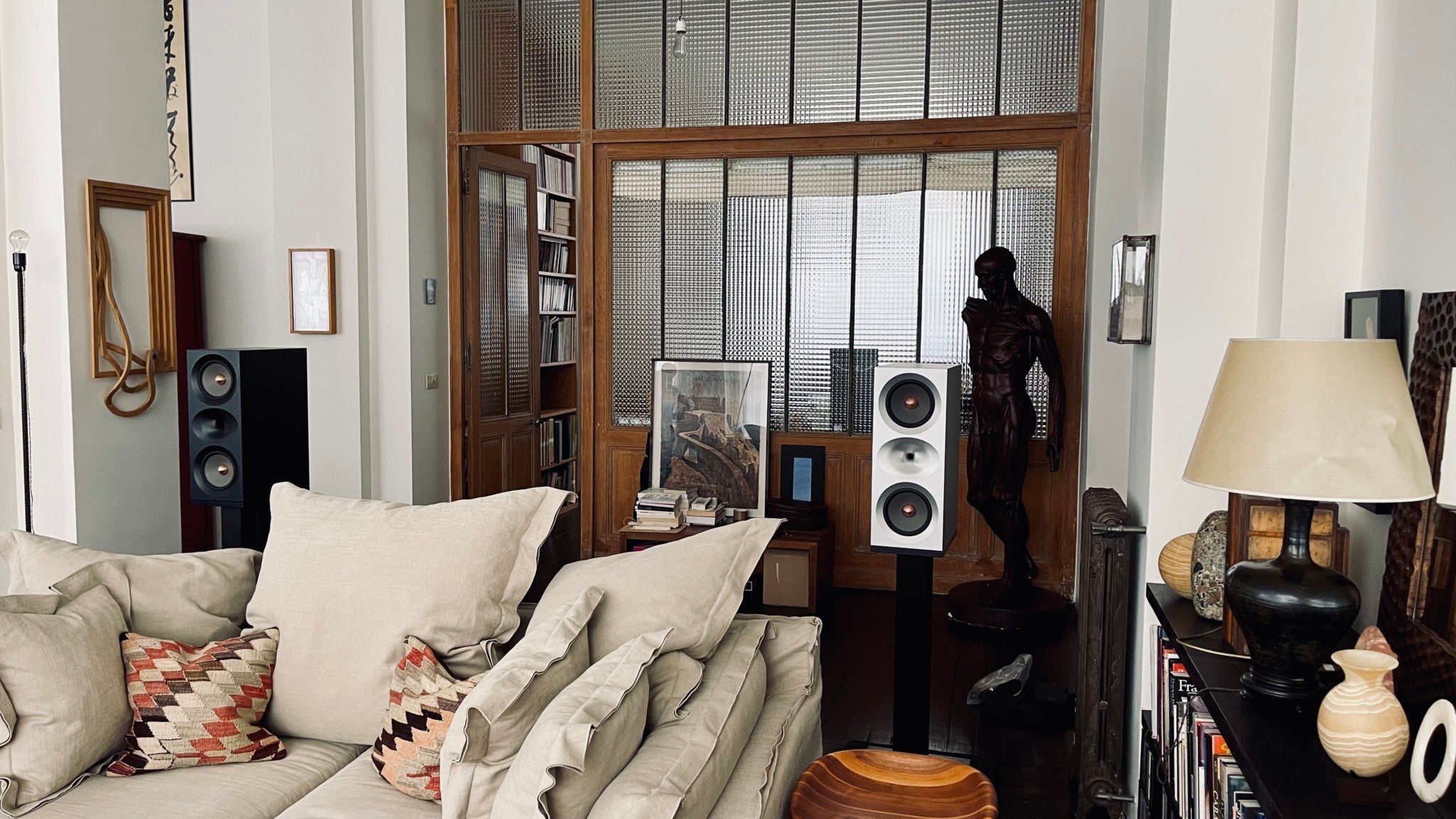 Quelle finition choisir pour ses enceintes Thrax Lyra SE ?