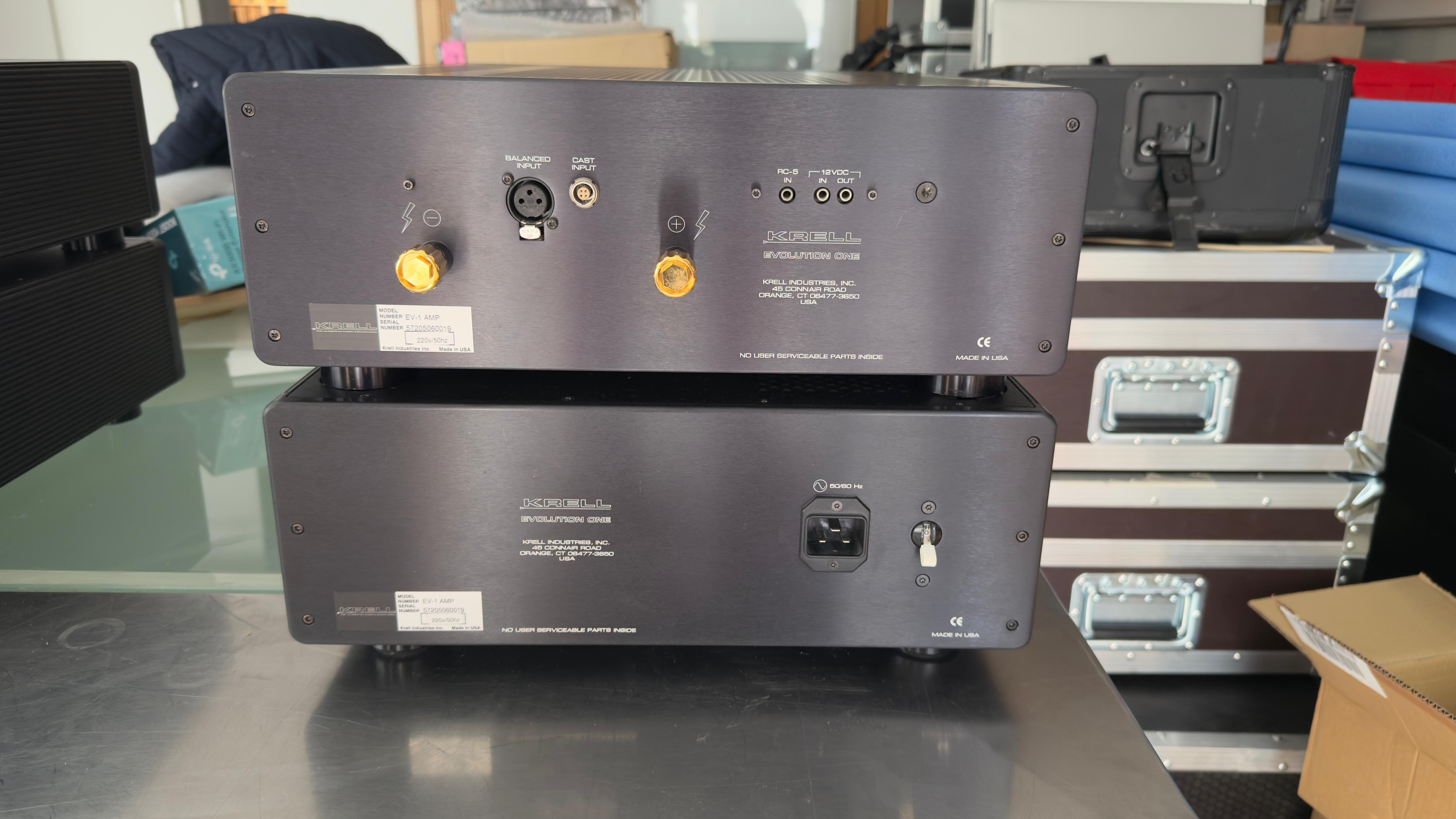 Krell Evolution One - Pair of monoblocks + power supplies