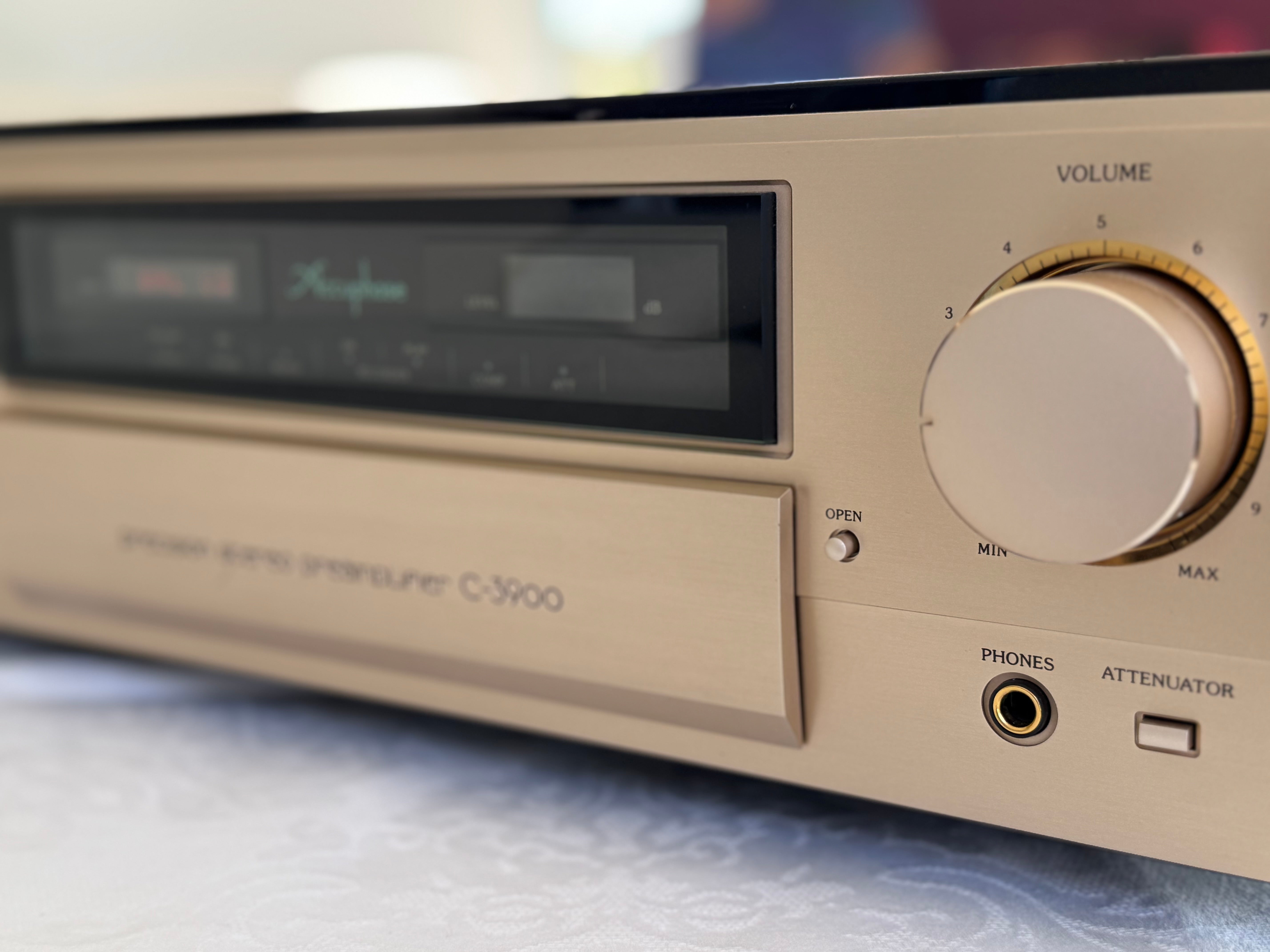 Accuphase C3900 7