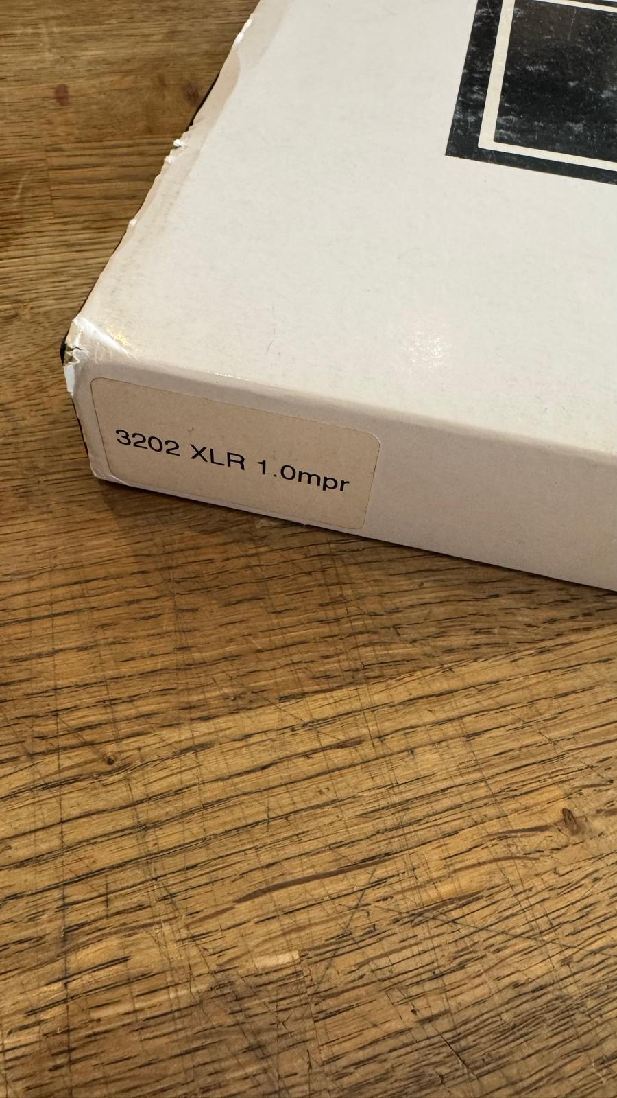 Black Cat Cable 3232 XLR 1