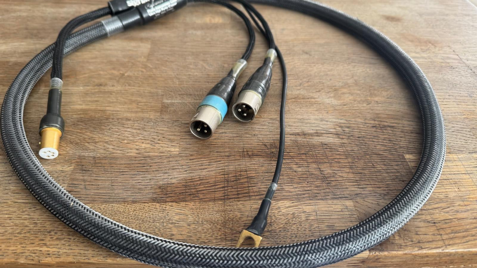 Signal Cable Hydra phono cable DIN XLR 2
