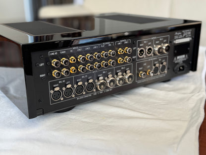 Accuphase C3900 2