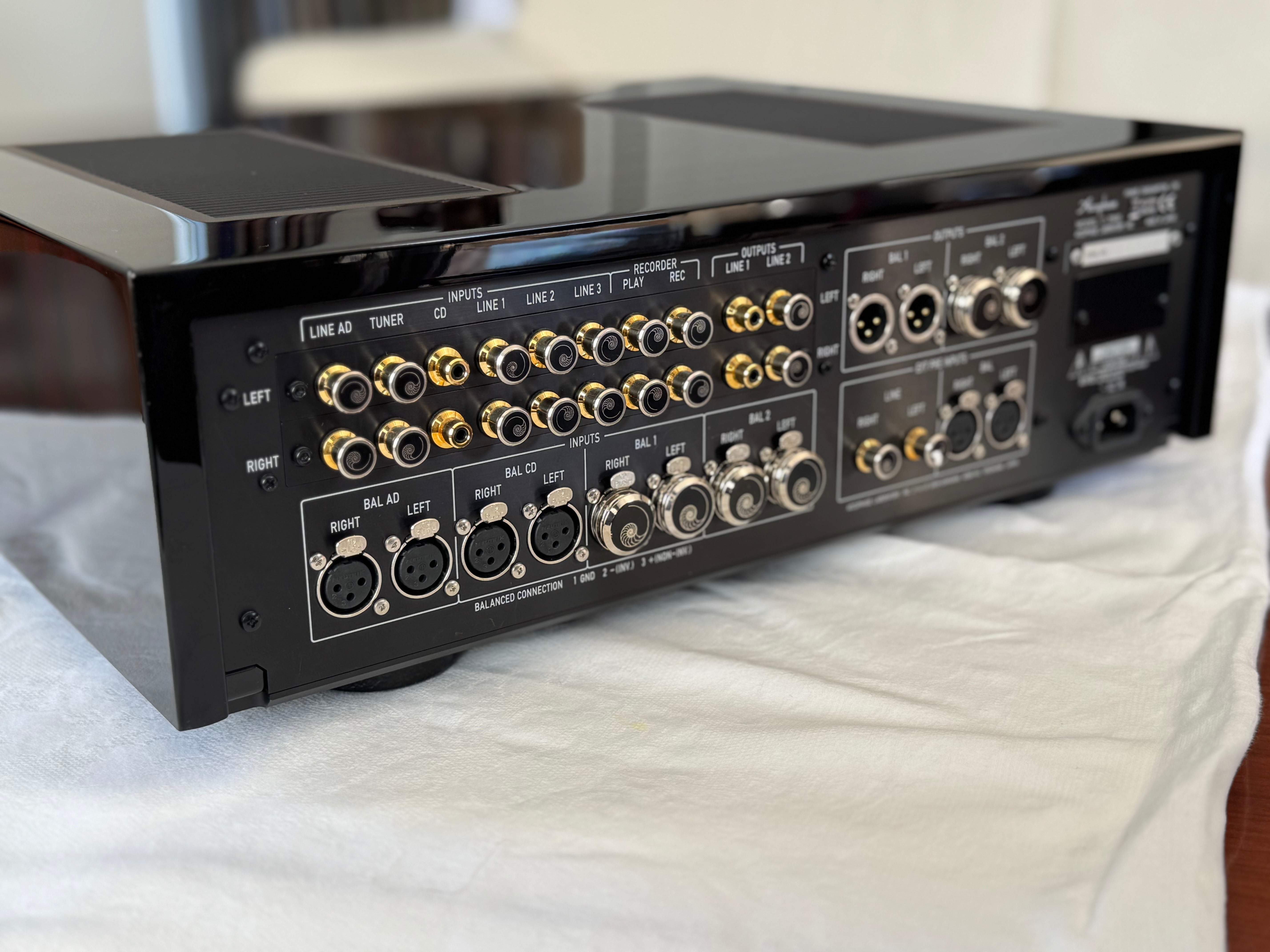 Accuphase C3900 2