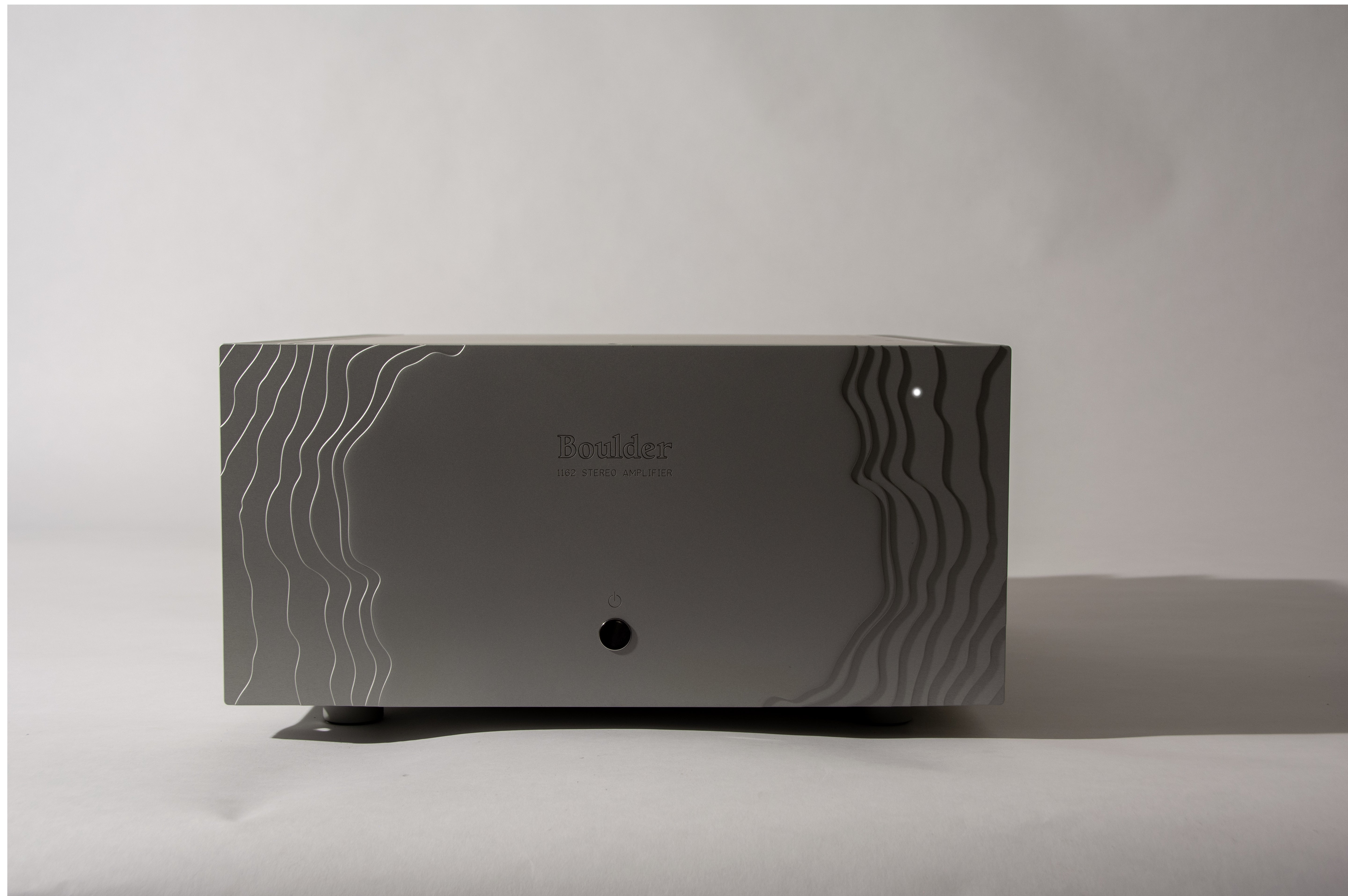 Boulder_1162_Front_Panel_With_Background_and_lighting