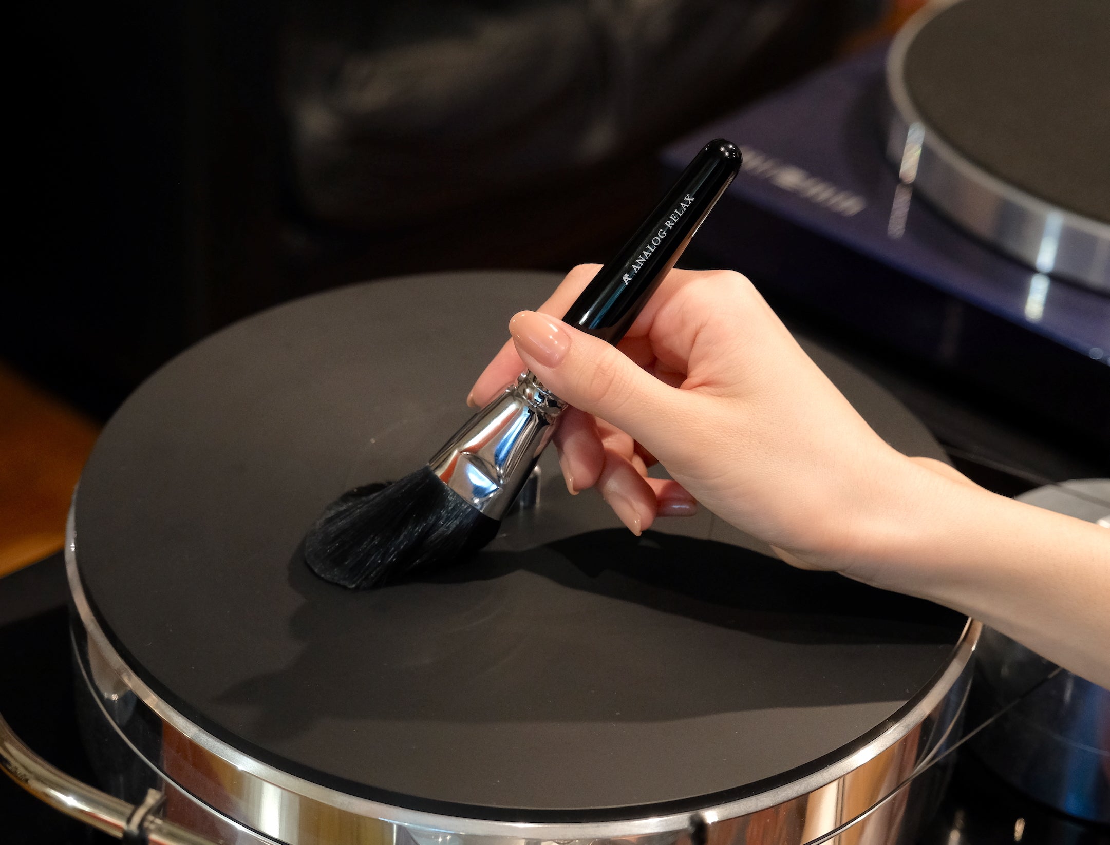 Analog Relax - Anti-Static Brush for Audio Equipment AR-ASAB1