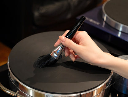 Brosse antistatique Analog Relax pour équipements audio AR-ASAB1