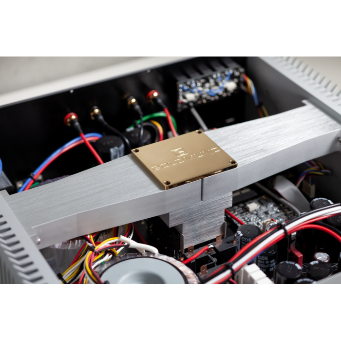 Goldmund telos 690 inside