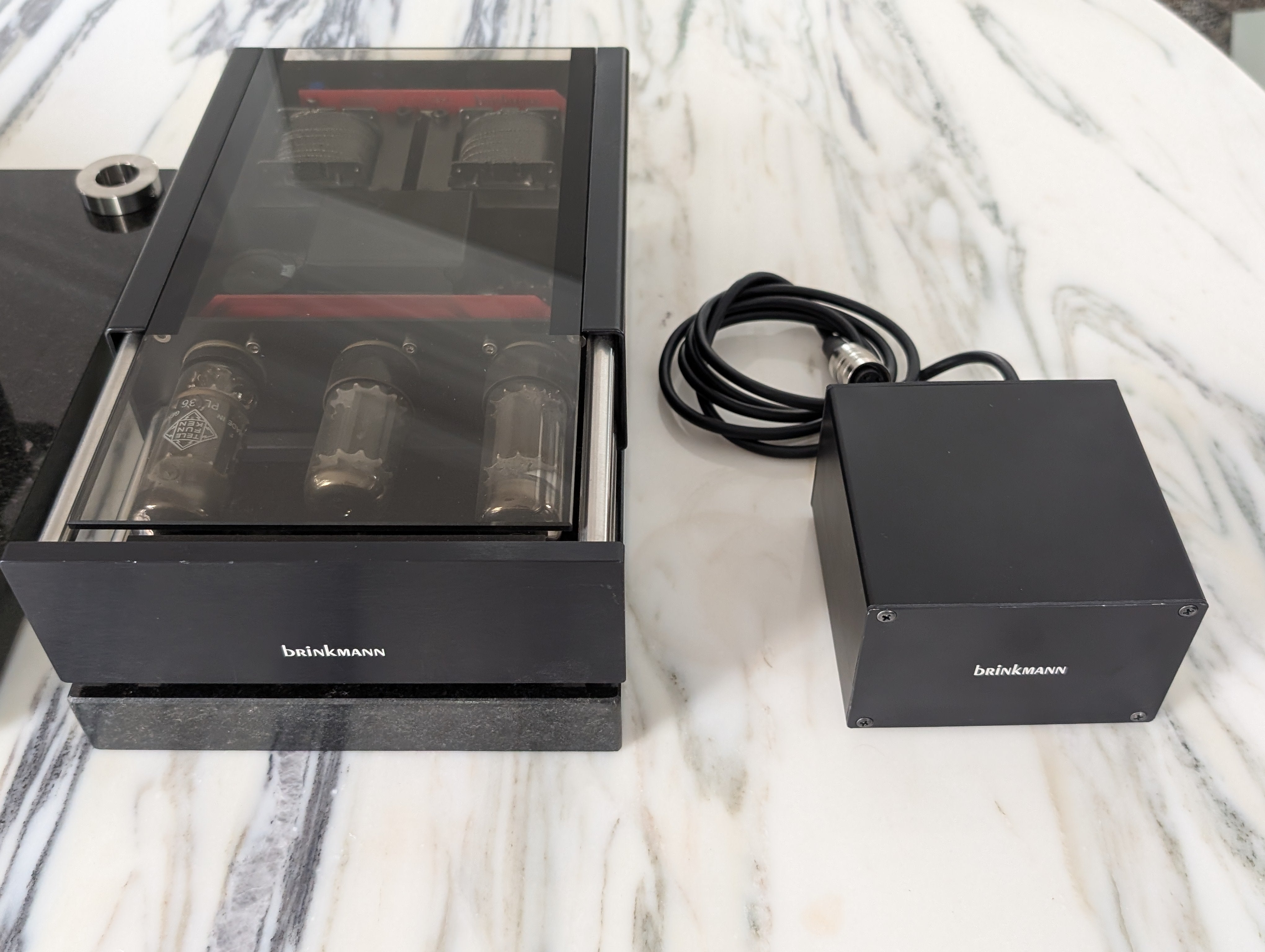Platine vinyle Brinkmann Bardo avec bras 10.5 et alimentation à tubes RöNt