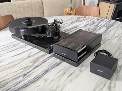 Platine vinyle Brinkmann Bardo avec bras 10.5 et alimentation à tubes RöNt