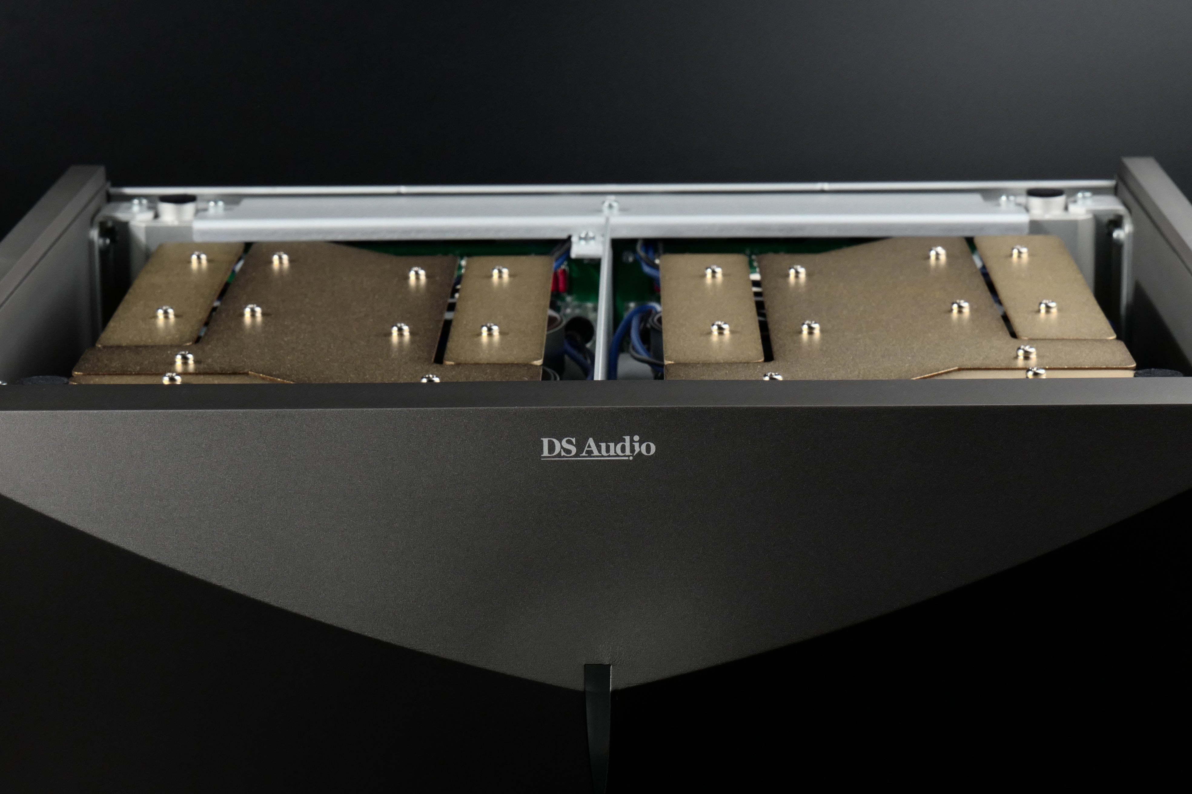 DS Audio - Grand Master