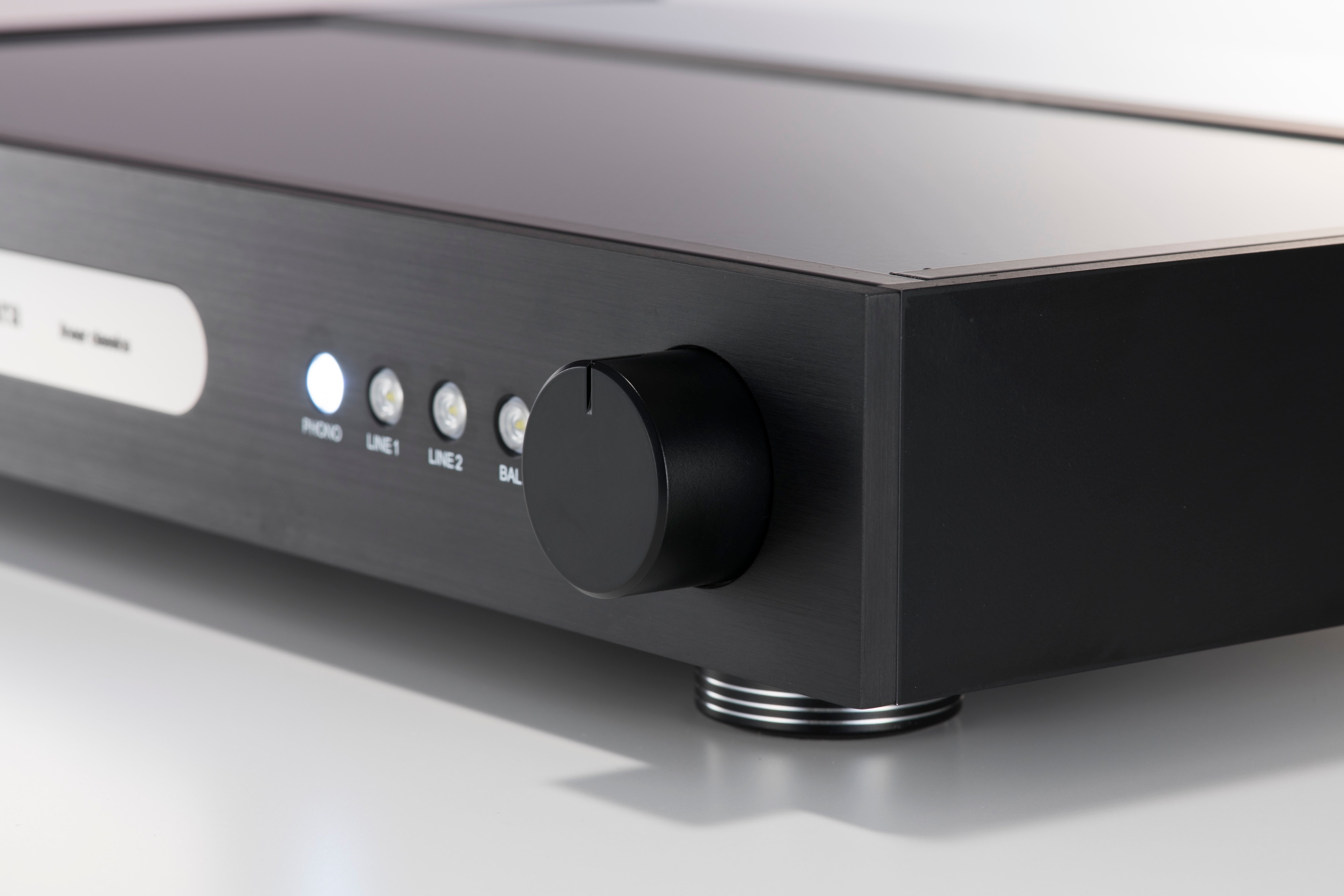 Aura LCC1 - Preamp/Headphone Amplifier